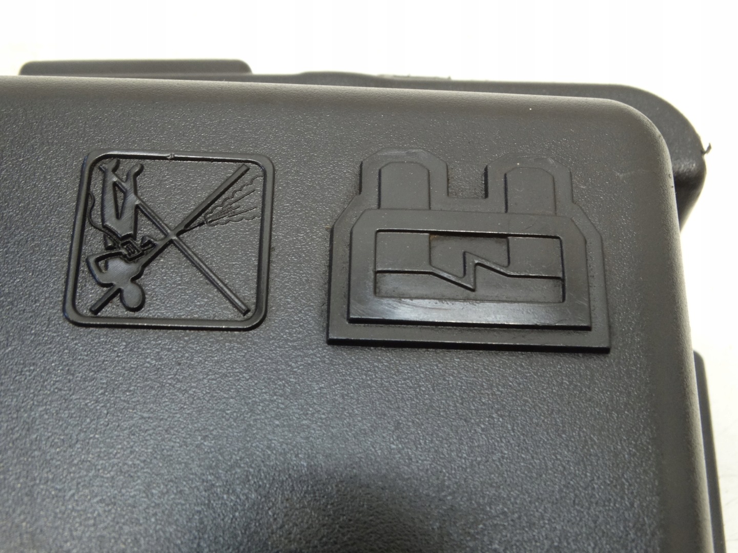 Blende Abdeckung Abdeckung der Sicherungen CITROEN C4 III CACTUS 9671924480