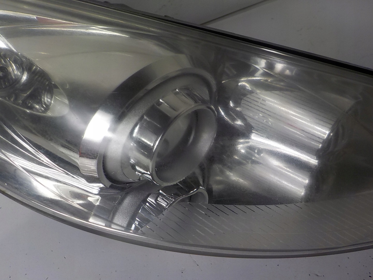 PEUGEOT 407 COUPE XENON light right front front UK
