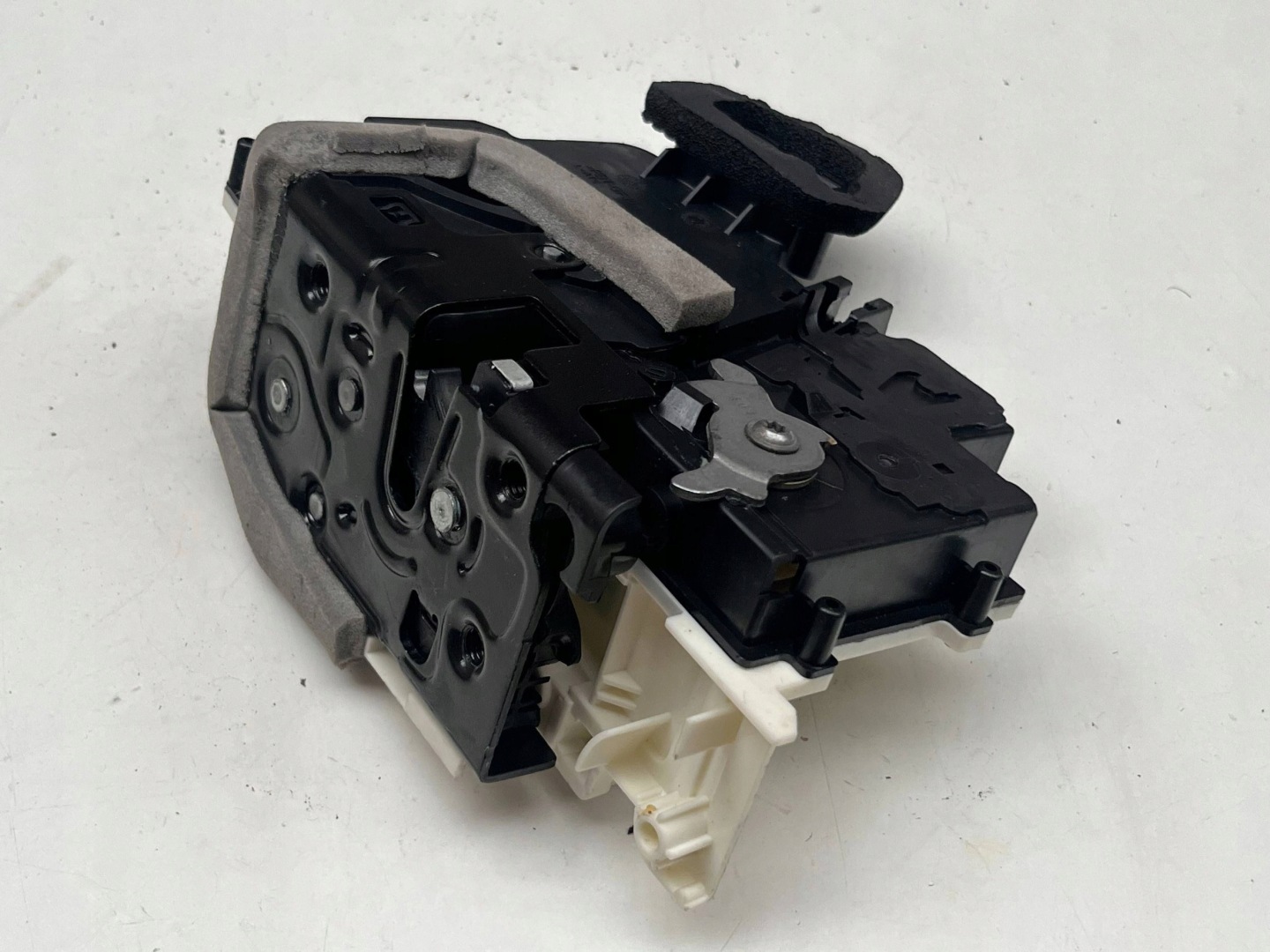 AUDI A6 Q7 Q8 lock door left front 4K1837015H @M
