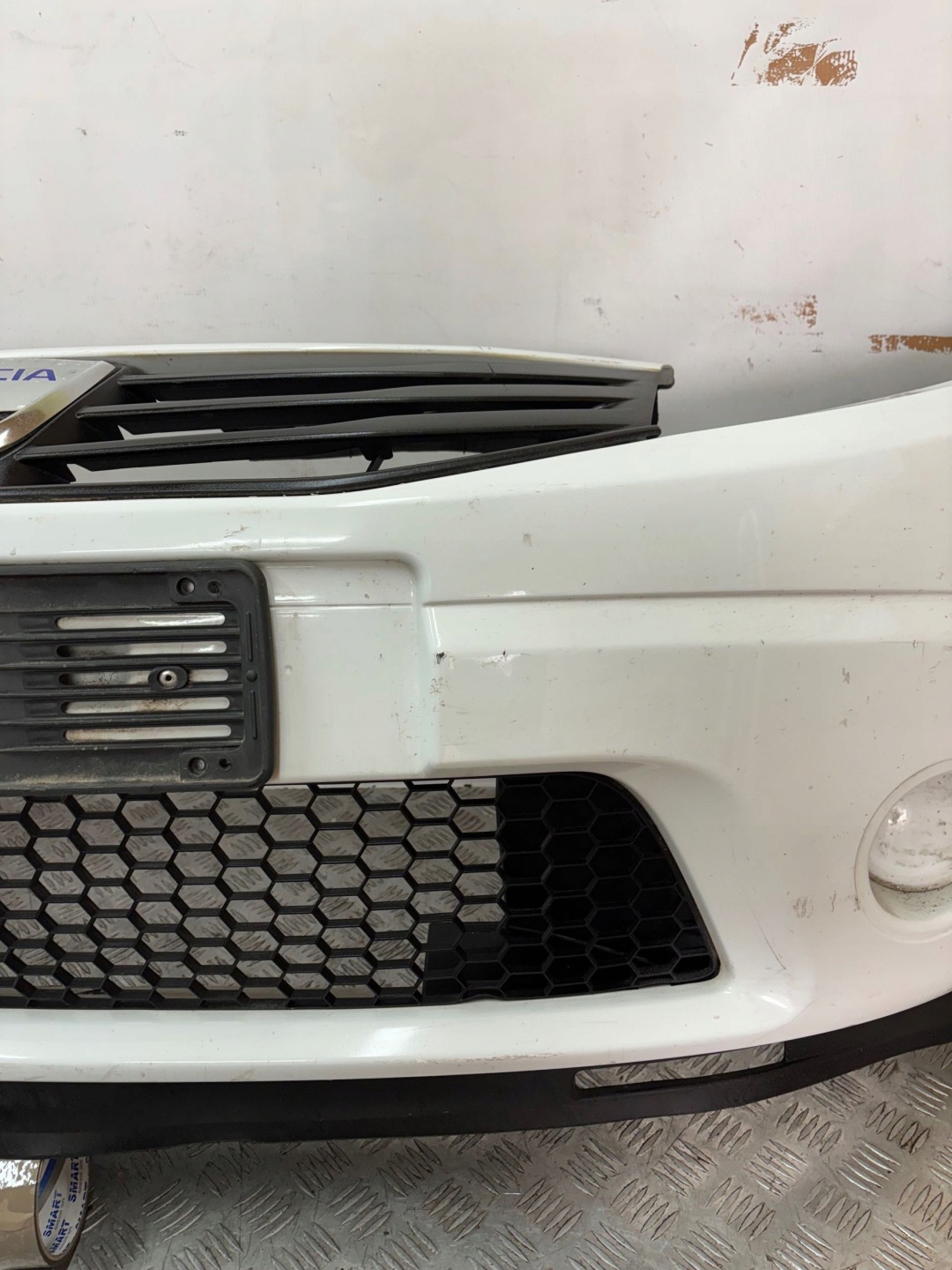 bumper front front DACIA SANDERO and 08-12