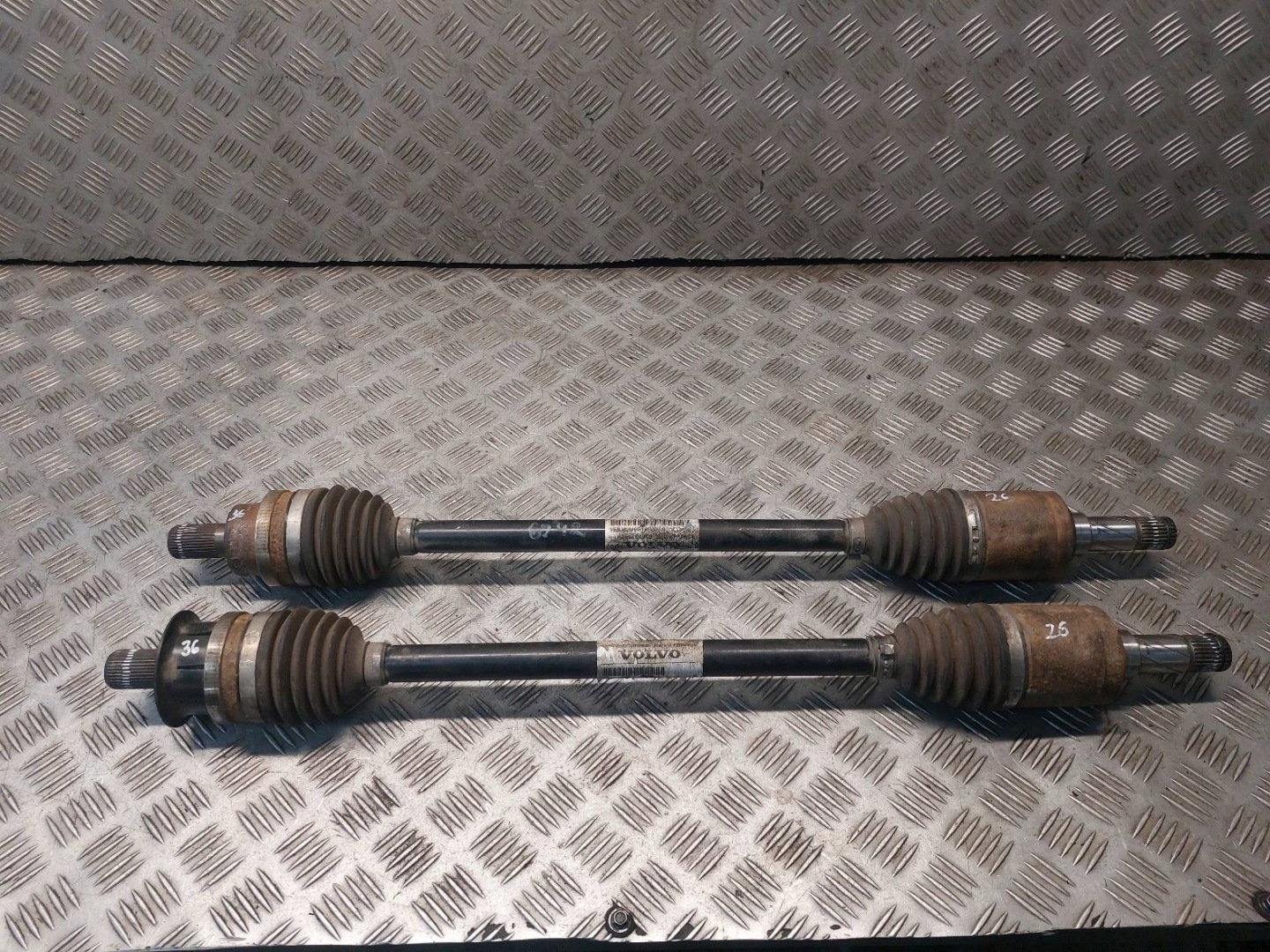semi-axis left rear part + right rear part VOLVO XC60 and 2.4 D5 31259504