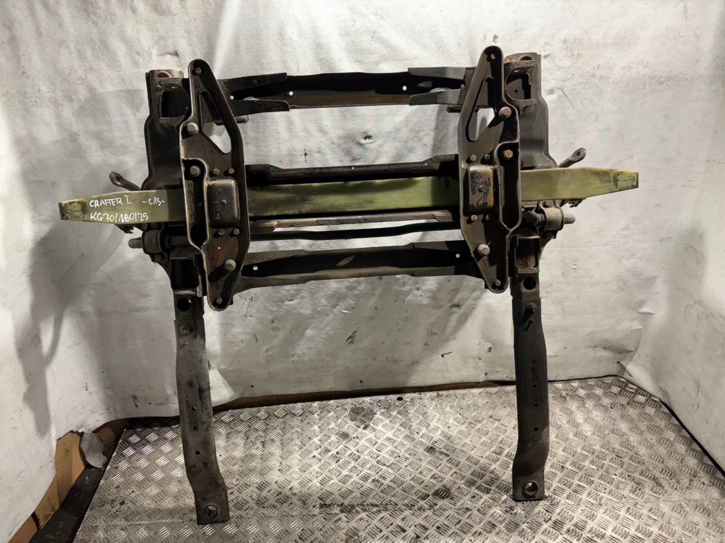 subframe axle beam front Volkswagen Crafter and 2,5TDI