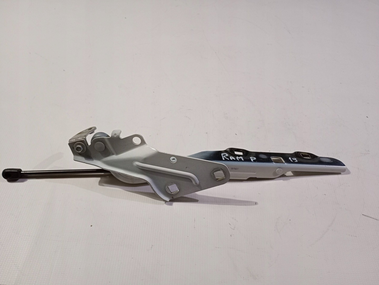 hinge damper bonnets pokrywy of the engine right Dodge RAM 1500 2019