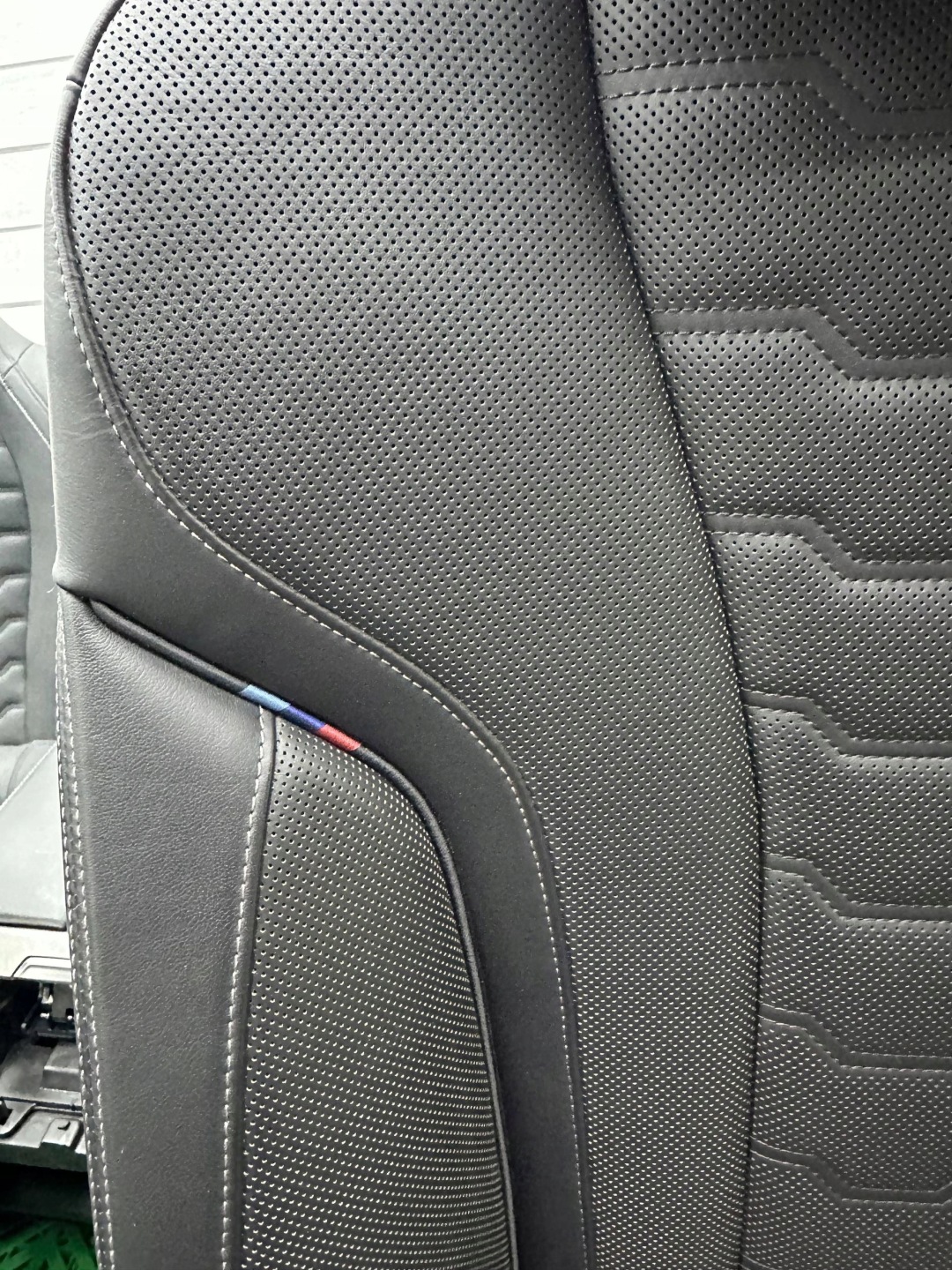 Komptel Sitze z boczkami BMW 8 G16
