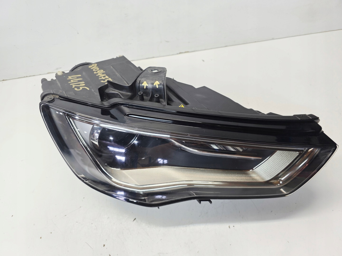 REFLEKTOR right front BI XENON LED positioning AUDI A3 8V 8V0941754A 44/25