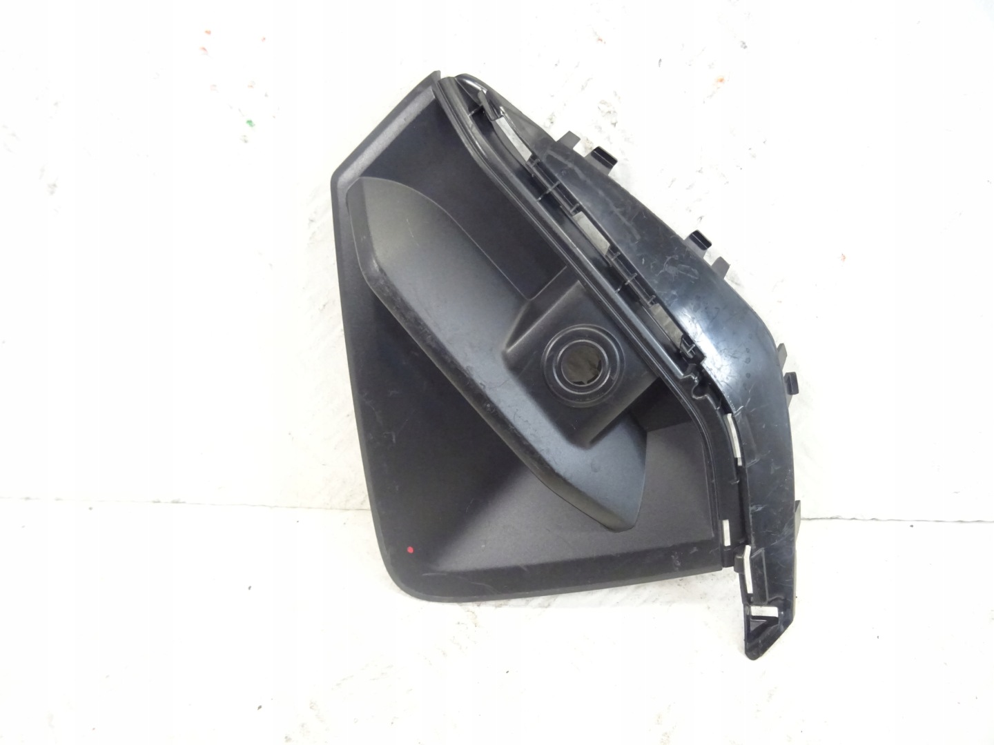 grid of a bumper front front left AUDI Q4 E-TRON 89A807681A