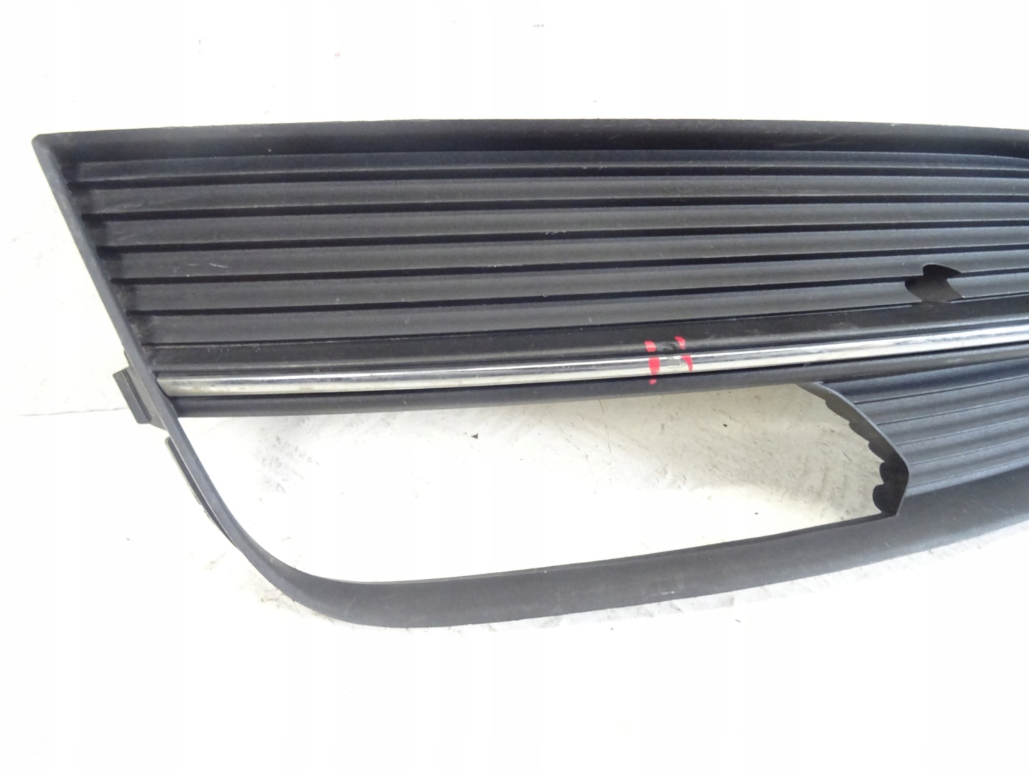 grid of a bumper front front left AUDI A3 8V 8V3807681A