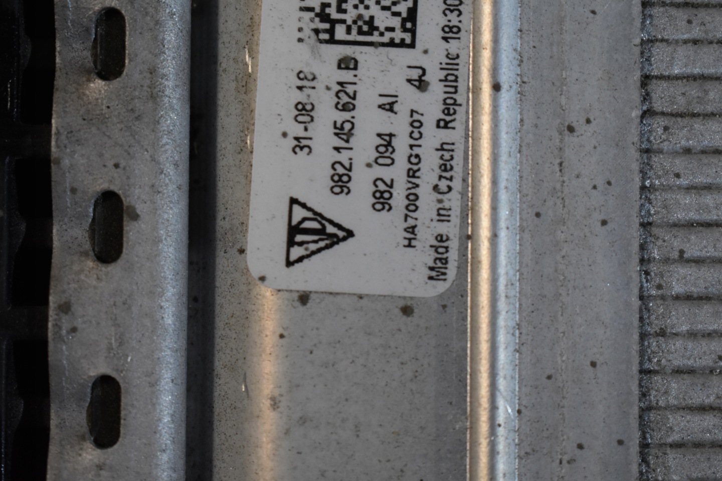 IDEALNA KÜHLER INTERCOOLER PORSCHE 982 1