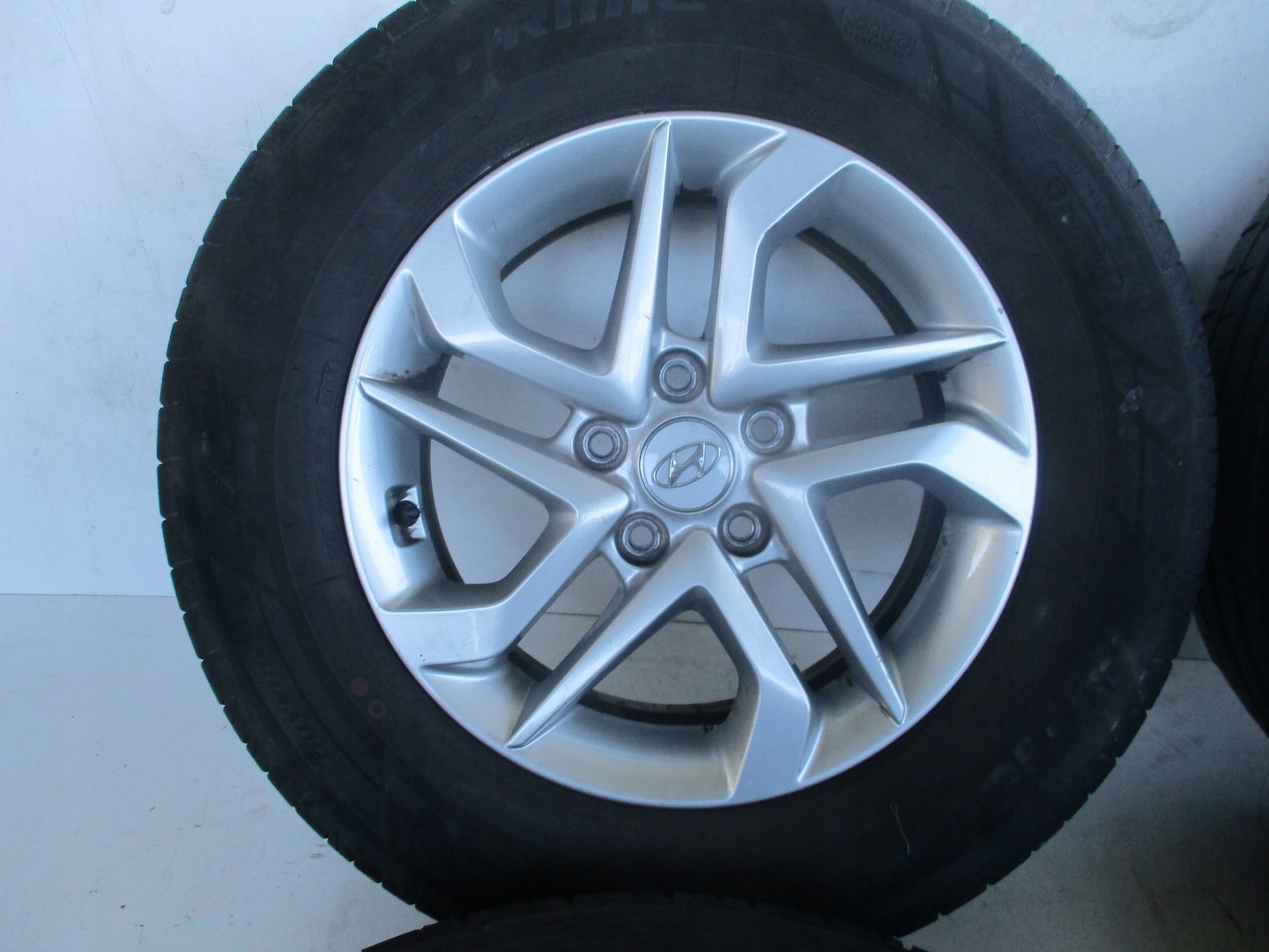 wheels discs tyres HYUNDAI TUCSON R16 17r