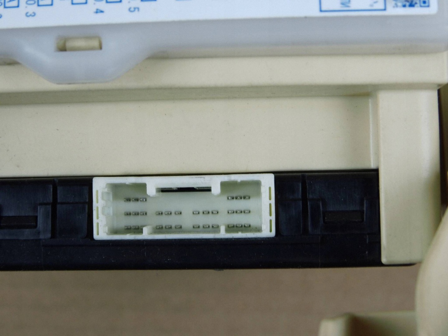 Toyota Auris II comfort control unit control unit 82730-12X70A