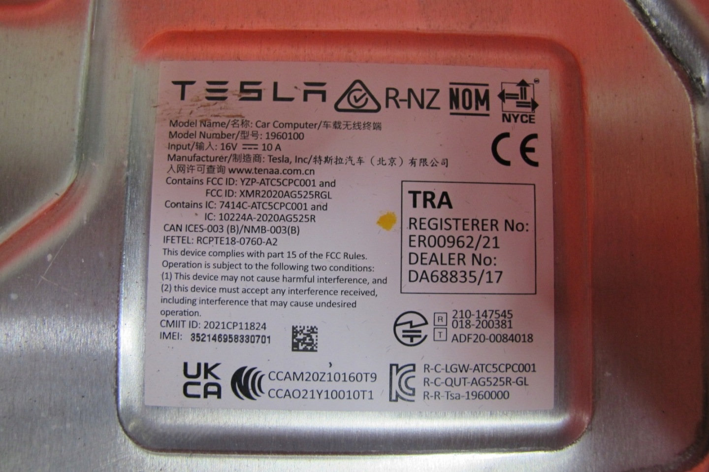 TESLA MODEL Y MODUL BEDIENTEIL COMPUTER AUTOPILOTA 1684435-00-E