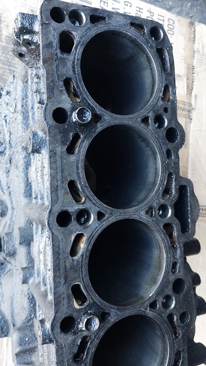 BLOK moteur AUDI A3 8L 1,9 TDI 90 KM code moteur AGR