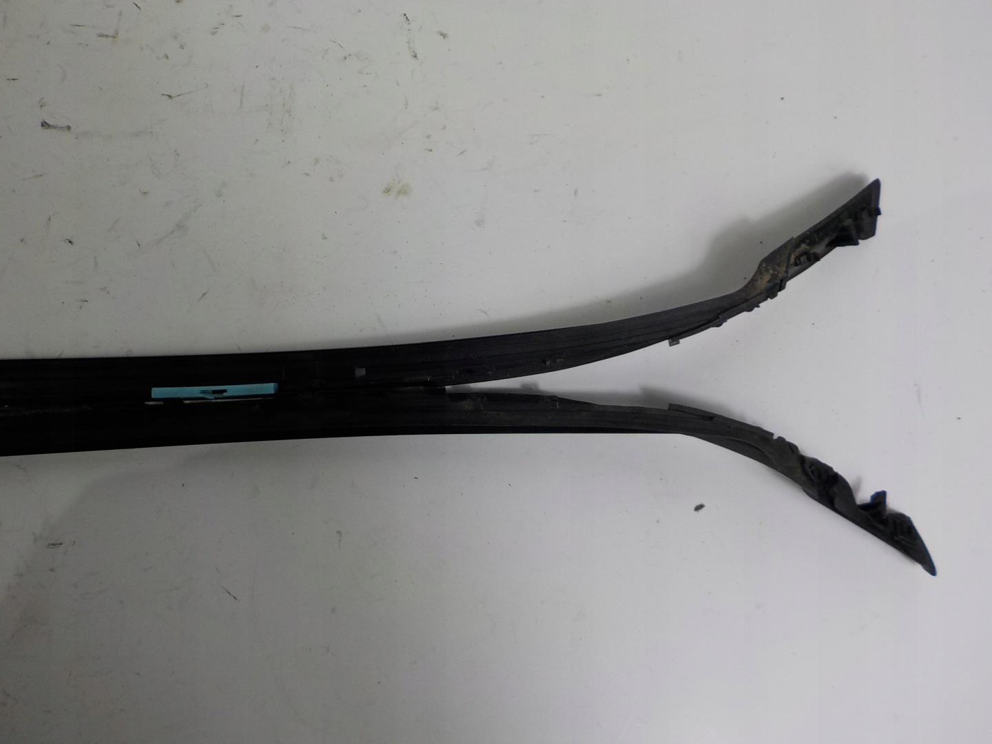 LEXUS IS II moulding windows CZOLOWEJ PRZEDNIEJ front KOMPLET right left