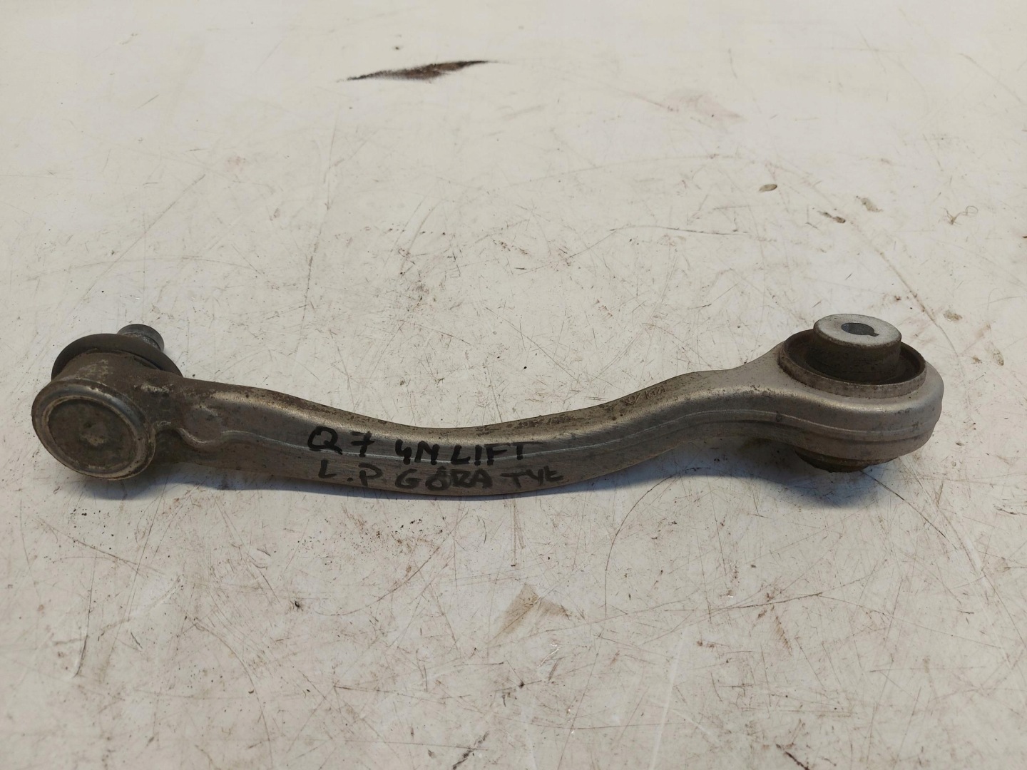 Audi Q7 II LIFT 4M0 TFSI arm left front upper front
