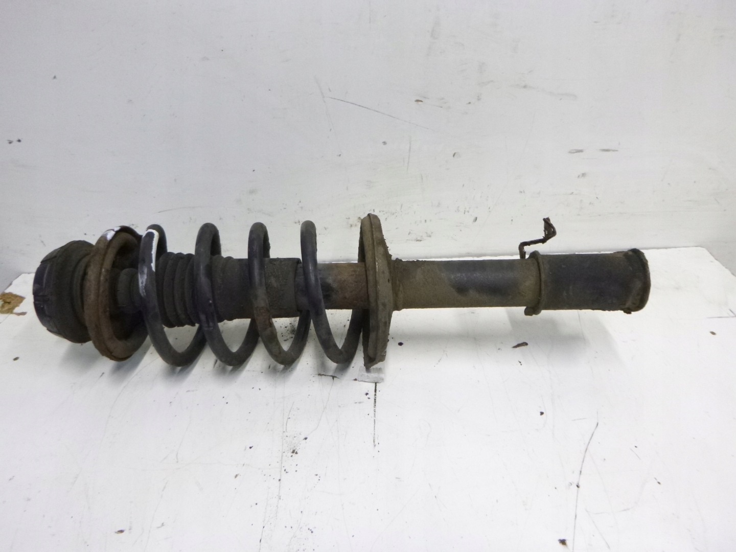 shock absorber front right Dacia Logan 1.4 2004r.