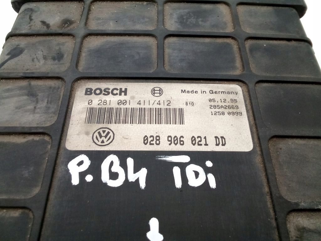 VW Passat B4 1.9 TDI computer control unit of the engine + connecting spoiler