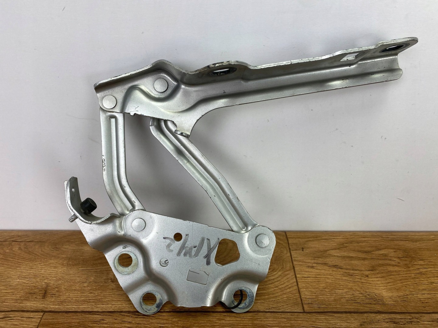 hinge bonnets bonnet of the engine left Cadillac CTS III 2014+