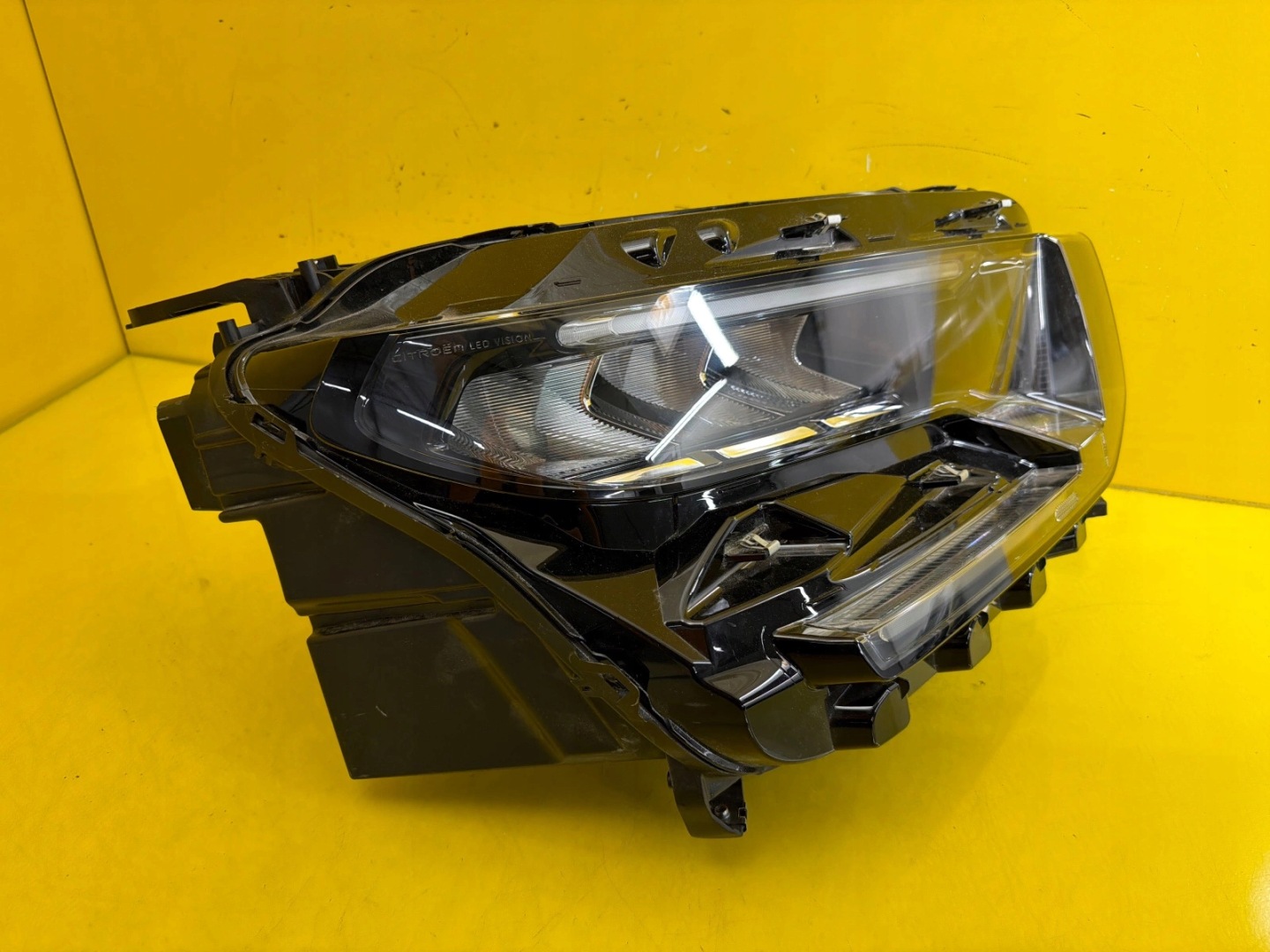 light right Citroen C3 IV E-C3 2024 Full Led 9851349080