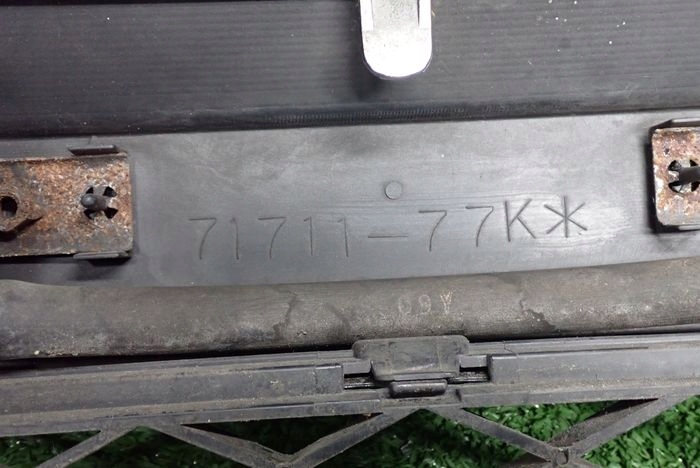 SUZUKI VITARA II 05- Frontstoßstange vorne