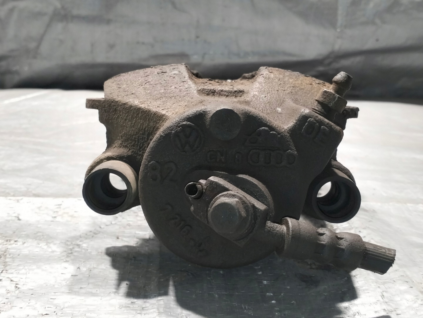 caliper brake right front AUDI A3 8L 97r 1.6B