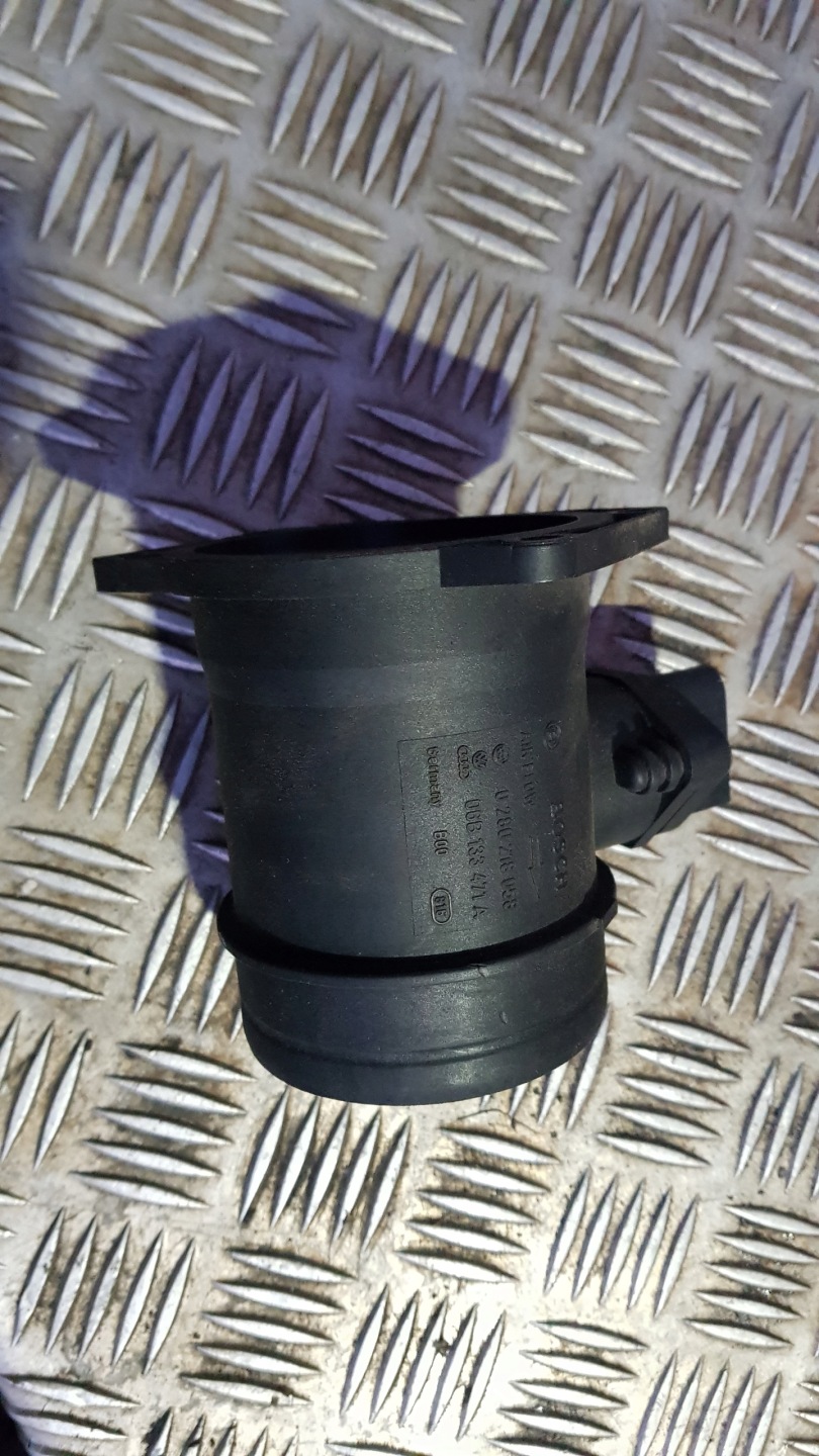AUDI A4 B6 A6 C5 2.0 flow meter air 06b133471a