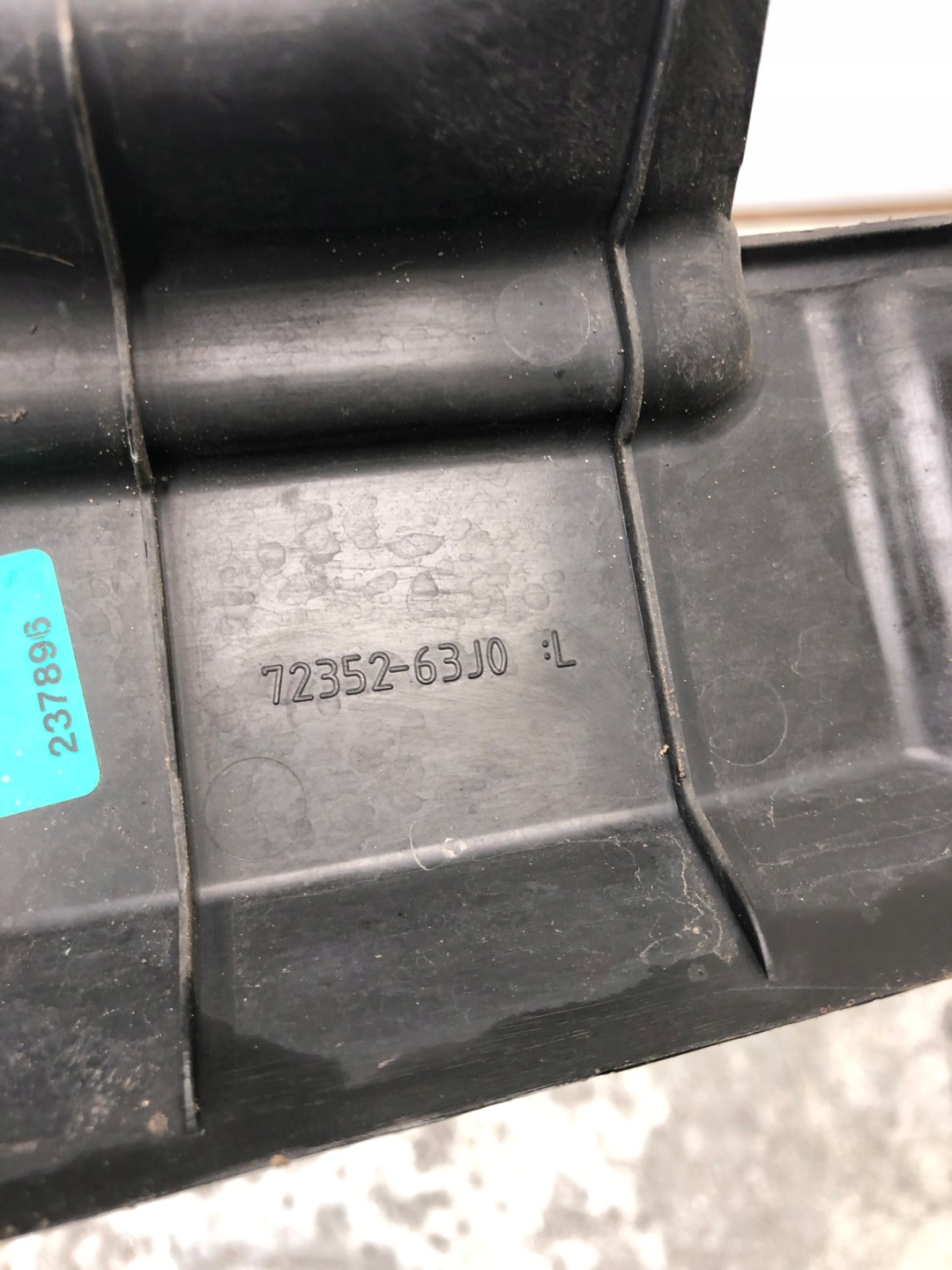 hangszigetelő sárvédöt bal SUZUKI SWIFT MK6 72352-63J0