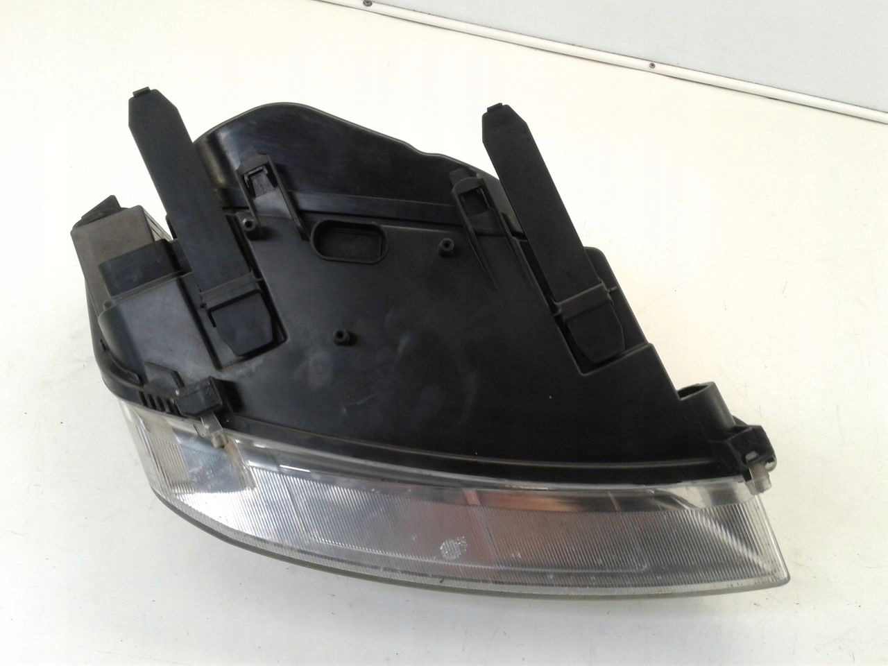 light front front left Ford Focus C-MAX europa