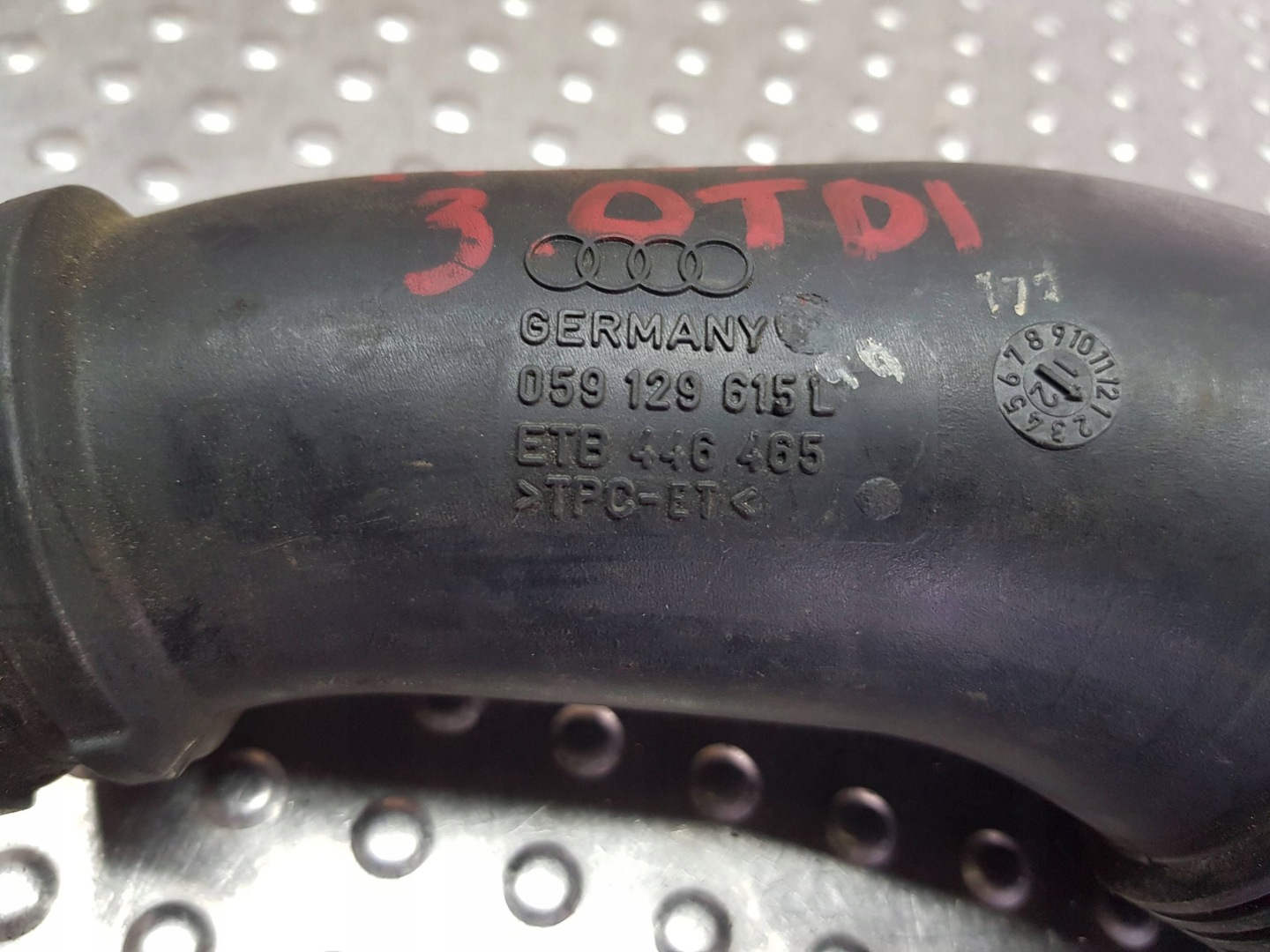pipe air hose 059129615L AUDI A6 C7 A7 C7 Q7 A8 D4 Q5 8R 3.0 TDI