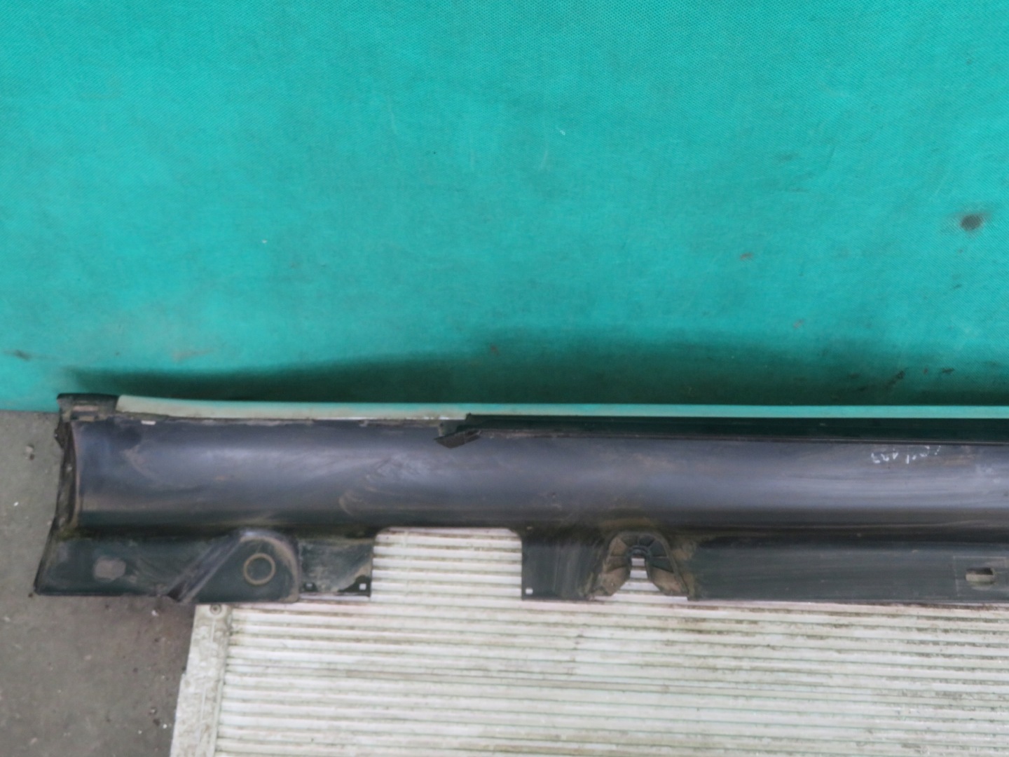 moulding threshold right MERCEDES W205 C KLASA 18R A2056907202