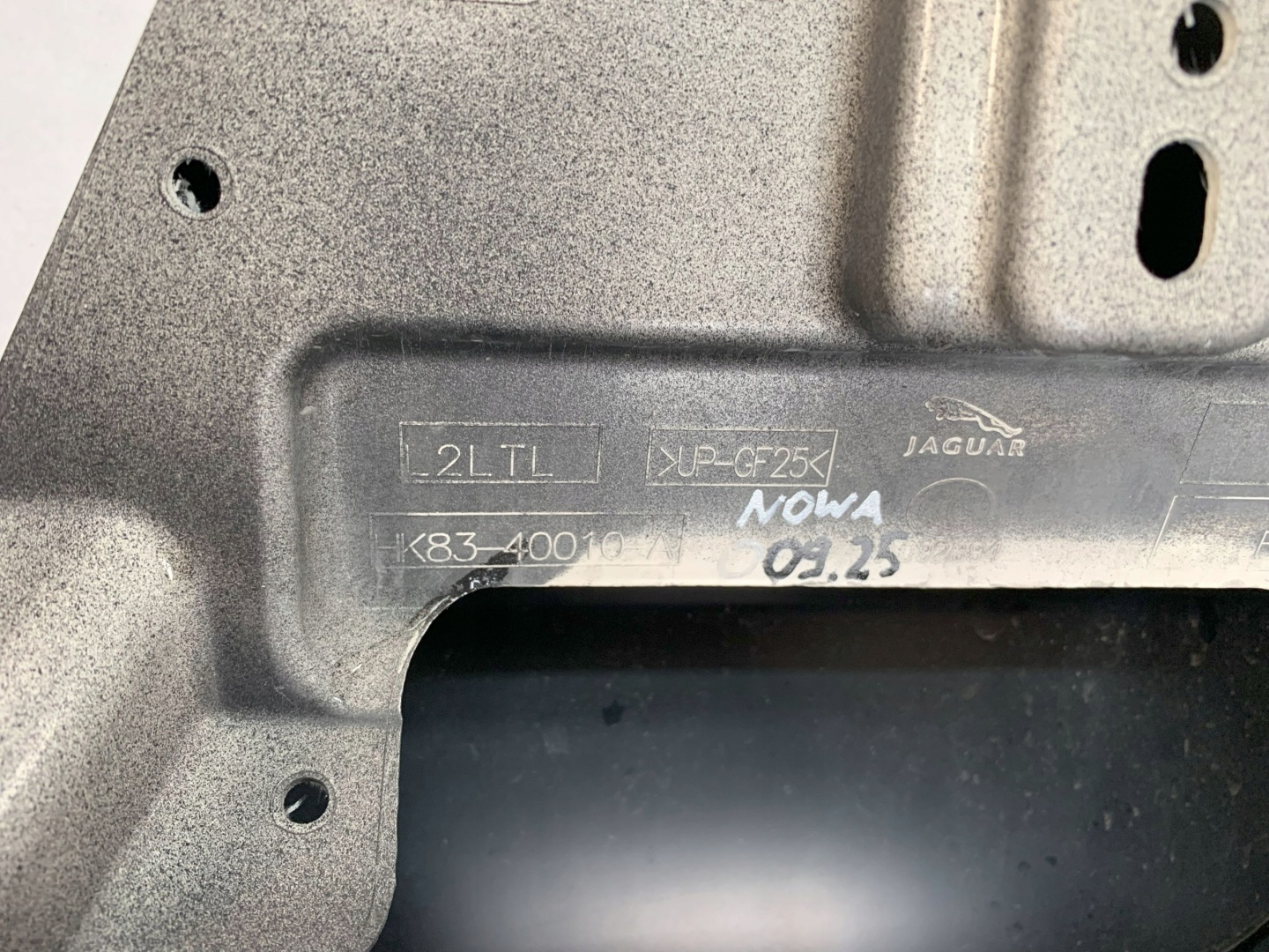 boot doors Jaguar F-Pace 16-25r HK83-40010-A 09.25