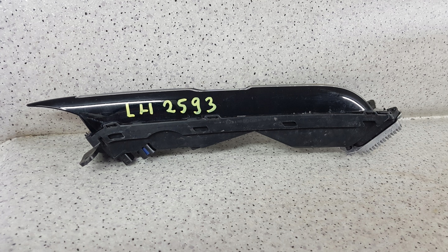 PORSCHE CAYENNE III LIFT 2023 - left light DRL LED 2593