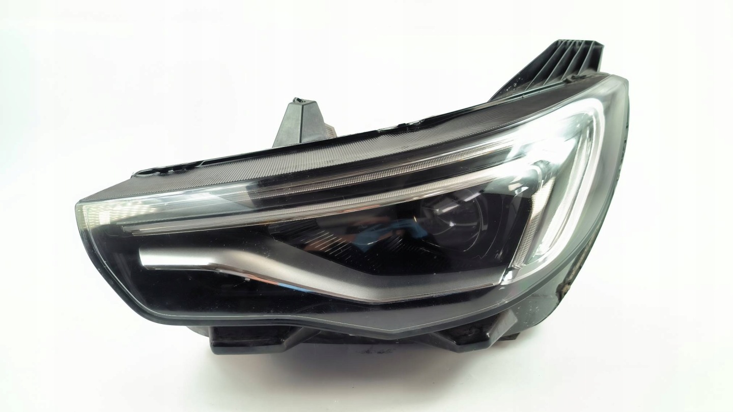 light left front EU YP00016180 OPEL GRANDLAND X and
