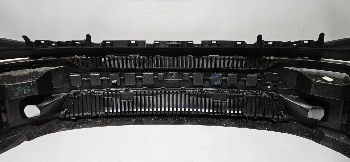 front bumper RENAULT MASTER V 24- original 622541366R