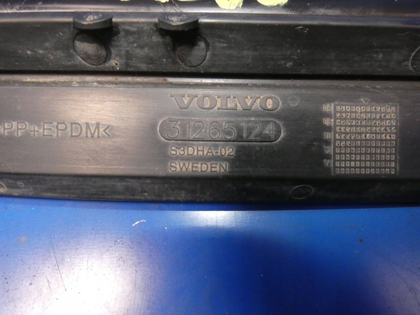 VOLVO XC60 et Traverse inférieure support radiateur Support plaque Radiateur Avant