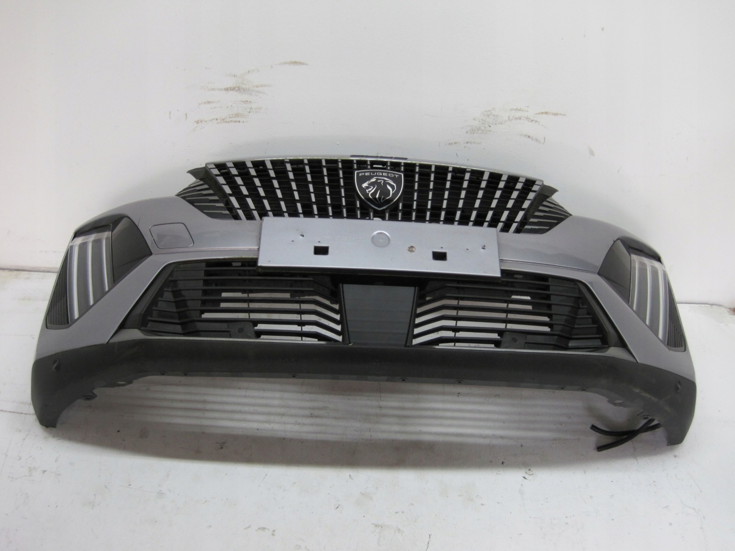 bumper PEUGEOT 2008 23R 4 PDC below RADAR front front