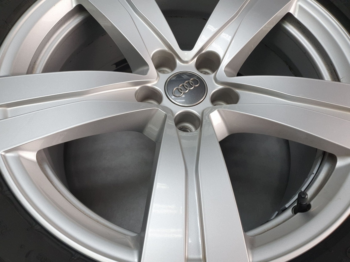 Audi Q7 4M disc wheels winter 18 255/60 continental et25 4M0601025A
