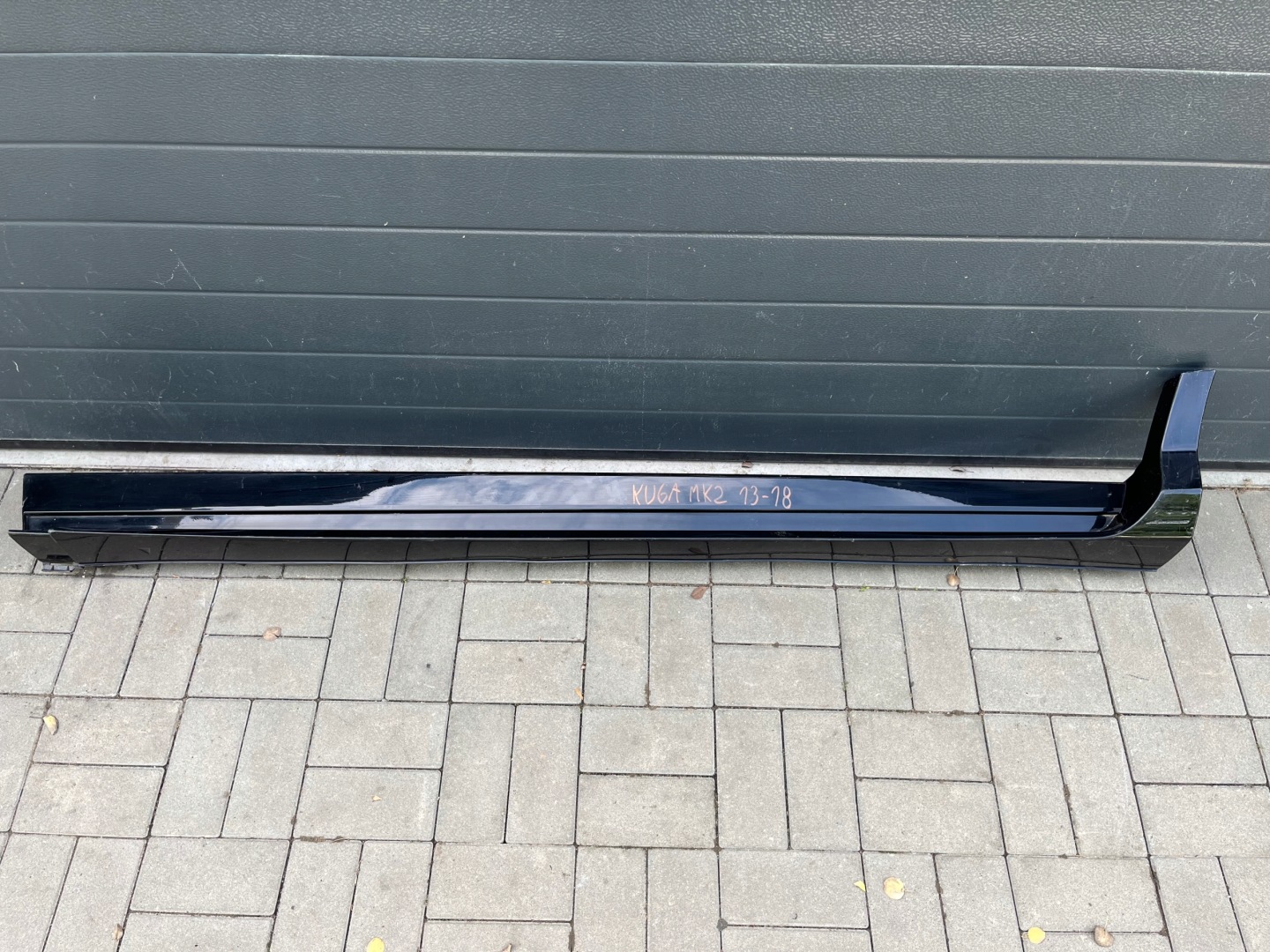 Ford Kuga MK2 12- moulding threshold left