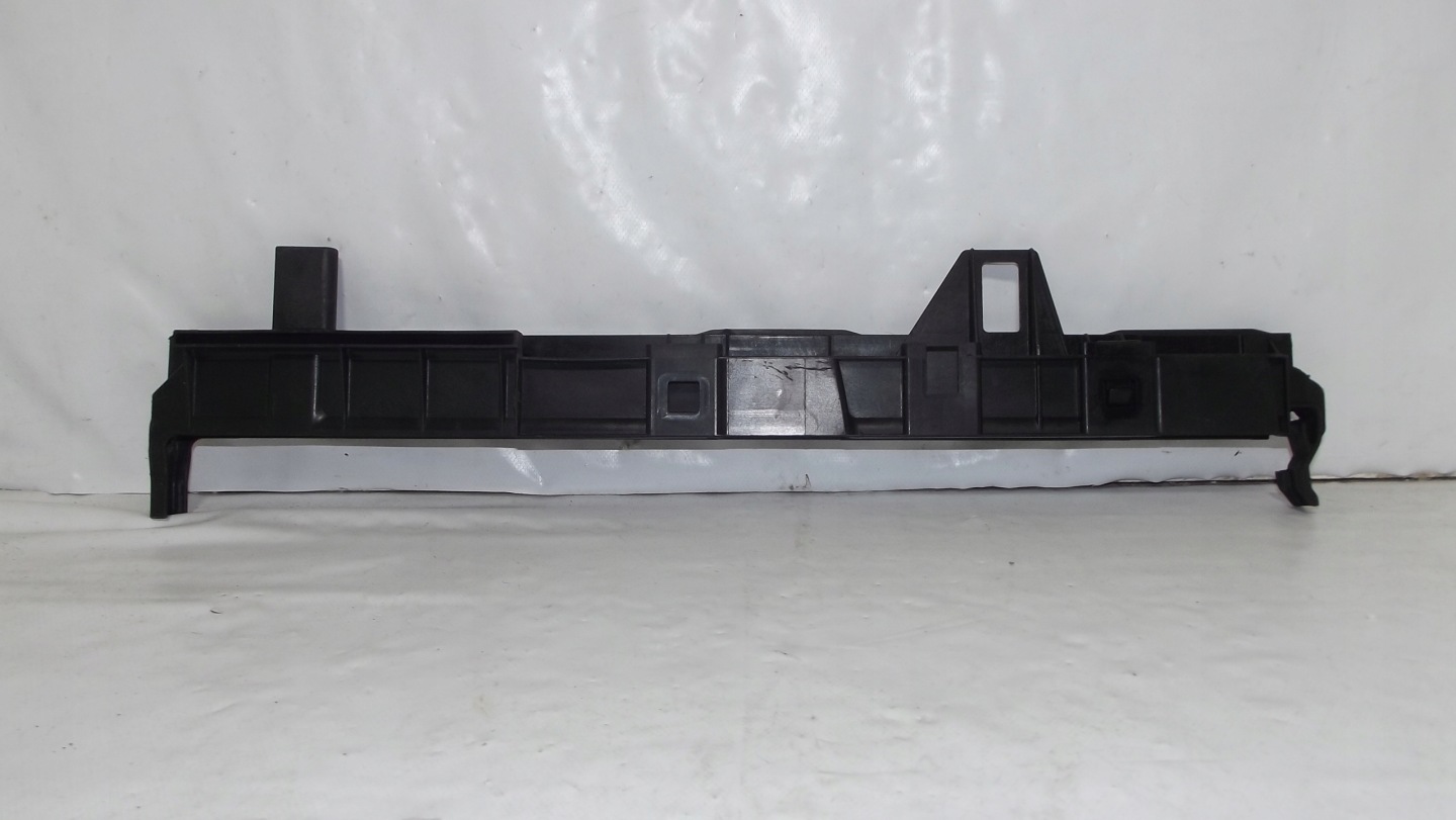 Mercedes B klasa W246 support holder radiator left A2465011720