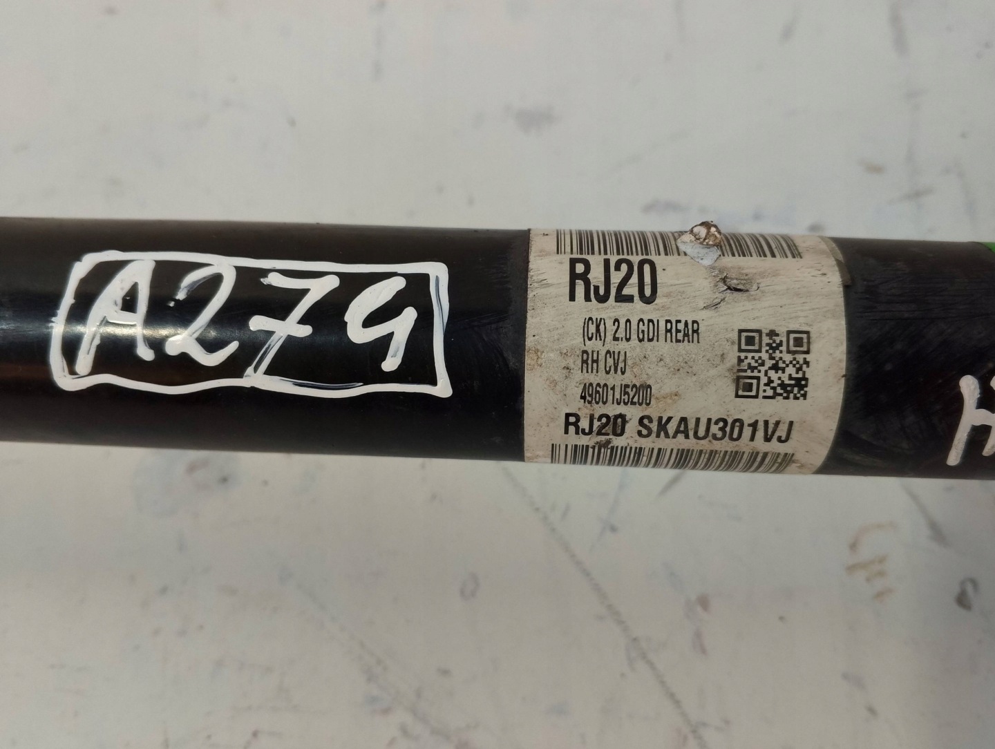 KIA Stinger 2,0 GDI semi-axis rear right 49061J5200 (A274)