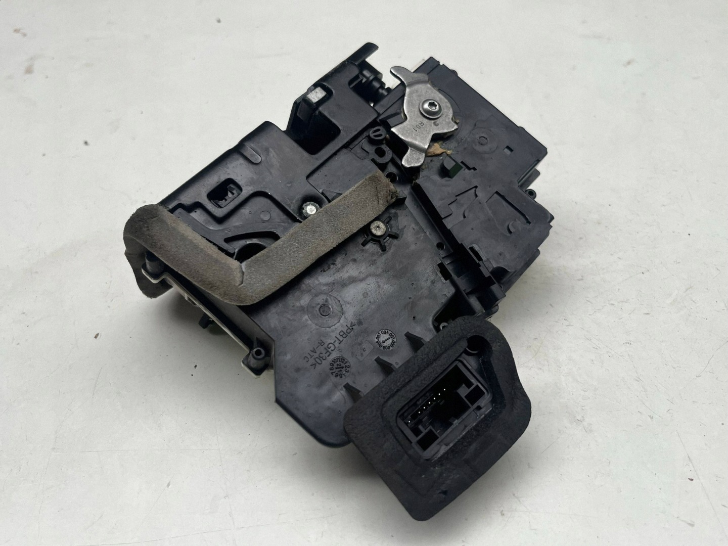 AUDI A6 C8 lock door right front 4K1837016H @M