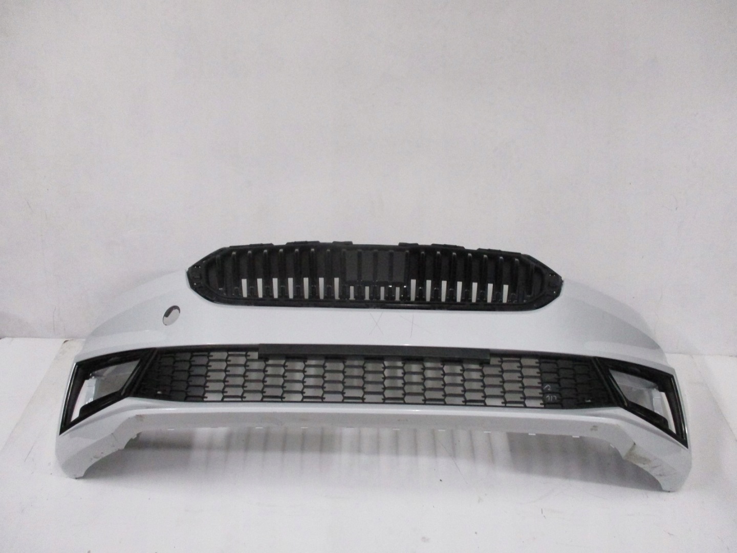 bumper front Skoda Fabia 21R below RADAR