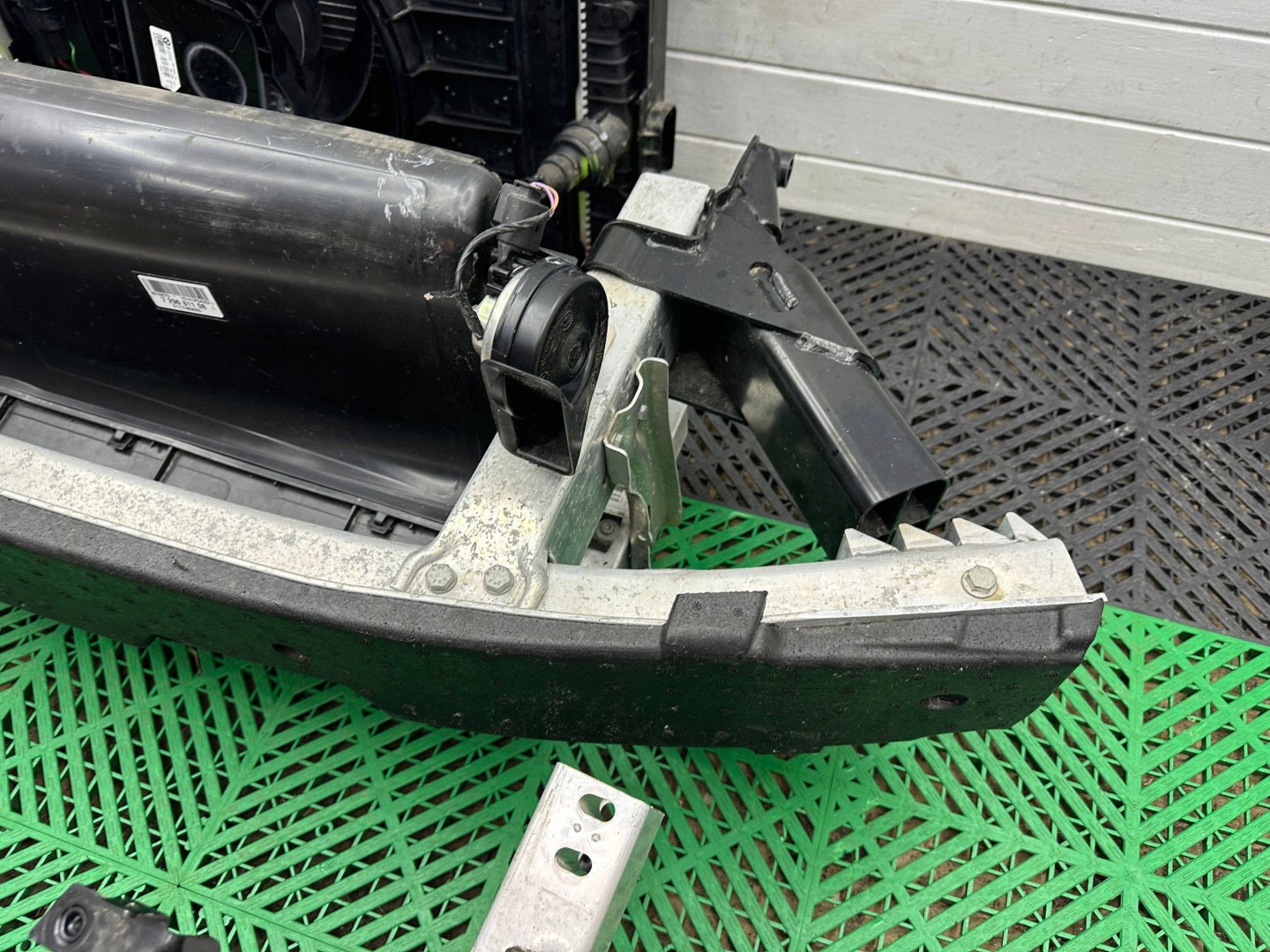 support panel for radiators Z CHLODNICAMI BMW I3 USA