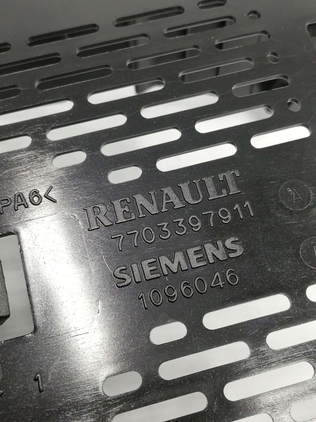 Module fusibles SCENIC et 7703397911 OE!
