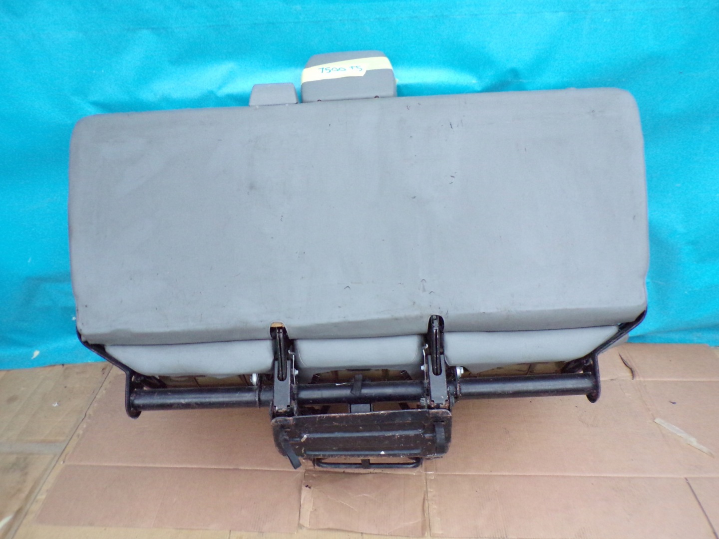 VW T5 TRANSPORTER CARAVELLE 04- SITZ 3 OSOBY SITZ III RZAD