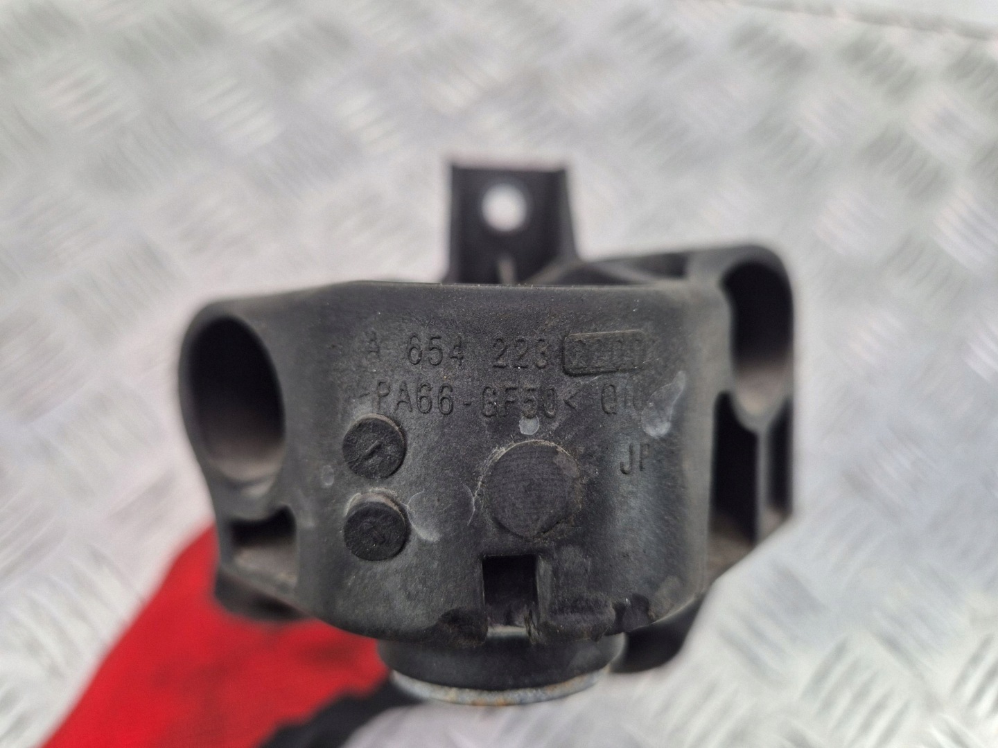 engine mount Mercedes C300d W205 OM654920 A6542232200