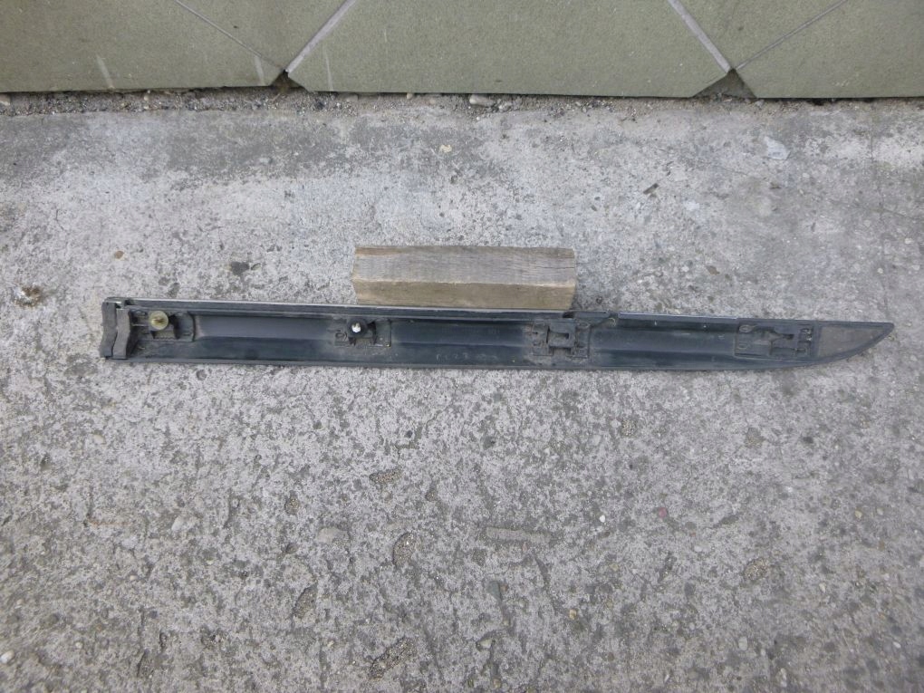 Lexus GS III GS450h moulding door right