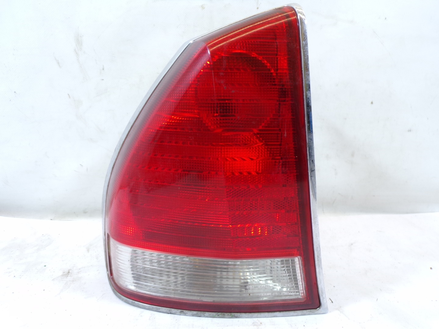 light rear rear part left MITSUBISHI DIAMANTE