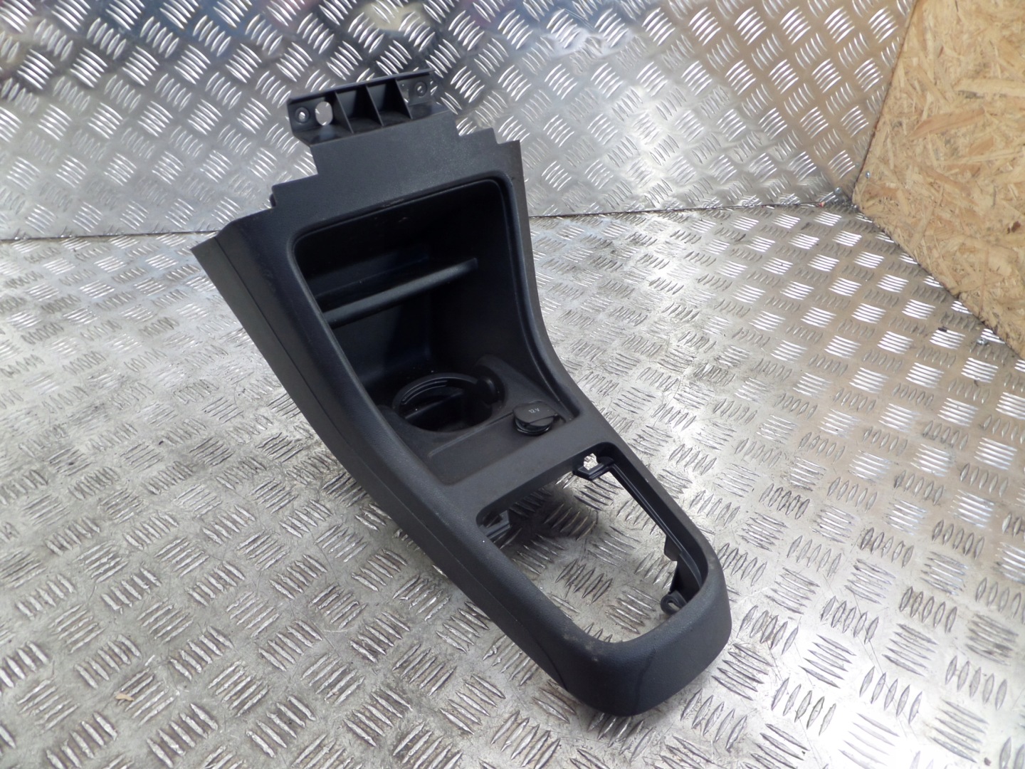 TUNEL mitte Handschuhfach VW UP CITYGO 1S0863680BC