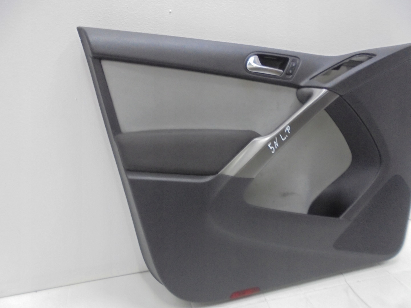 VW TIGUAN 5N 07-15 UPHOLSTERY LEFT FRONT