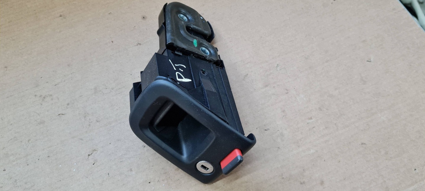 A6 C7 4G lock OPARCJA KANAPY rear part sedan 8K5885682B